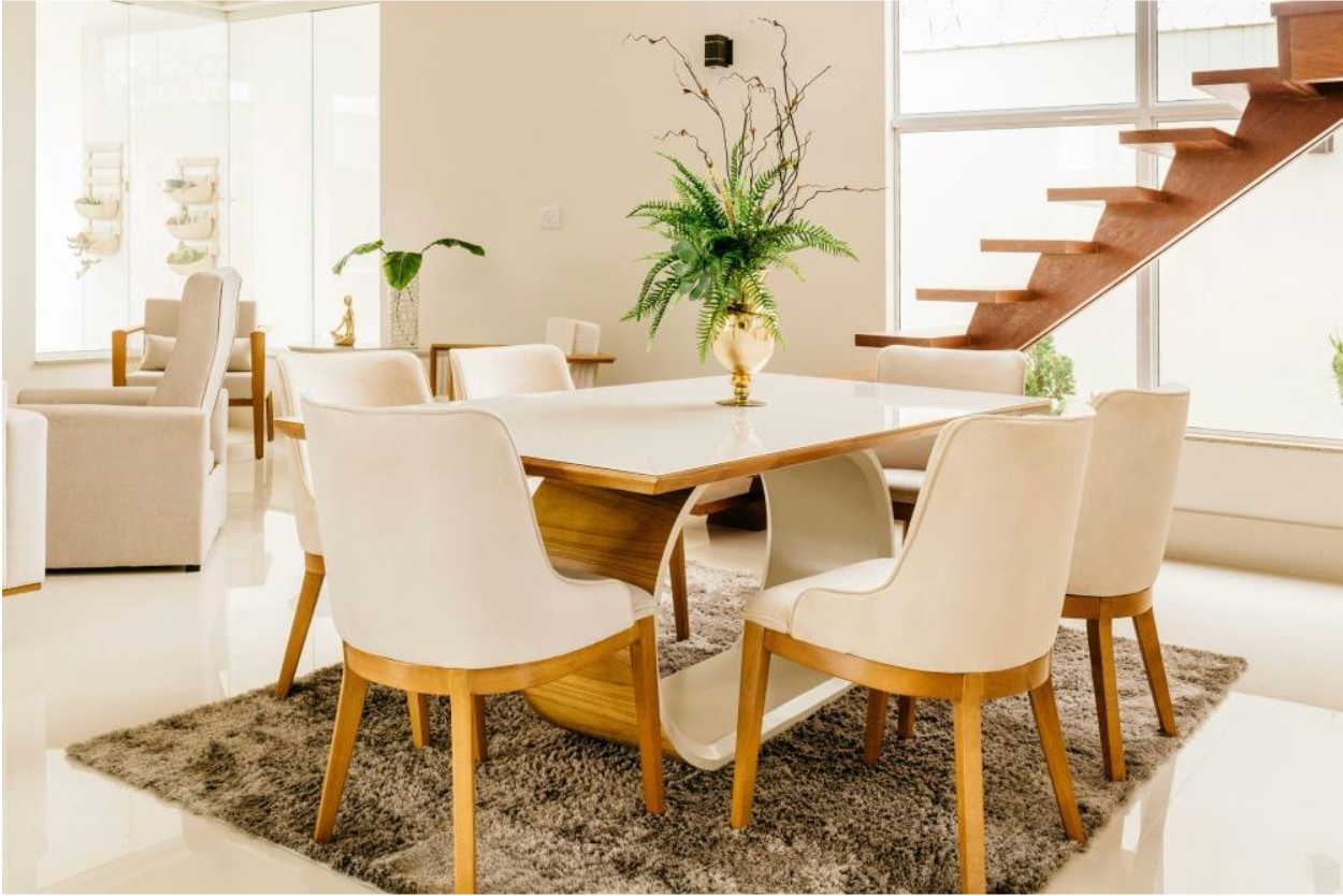 Ideal Dining Tables for Family Gatherings and Dinners